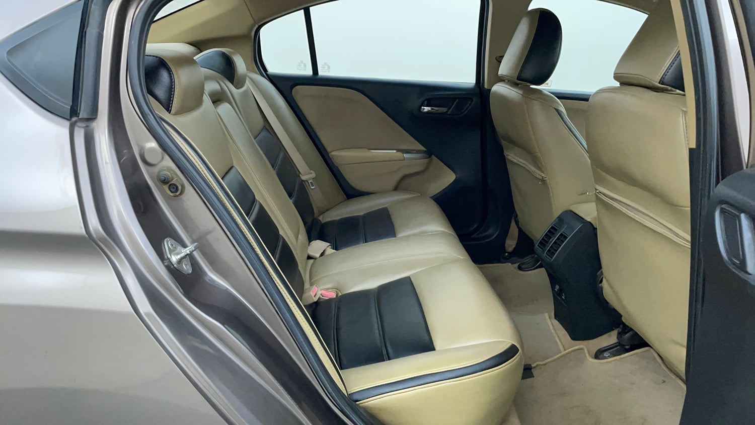 Used 2014 Honda City V Petrol Manual interior RIGHT SIDE REAR DOOR CABIN VIEW