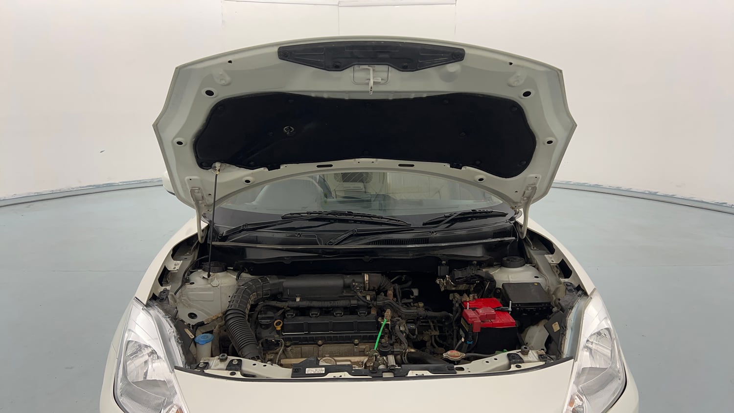 Used 2020 Maruti Suzuki Dzire ZXi Petrol Manual engine ENGINE & BONNET OPEN FRONT VIEW
