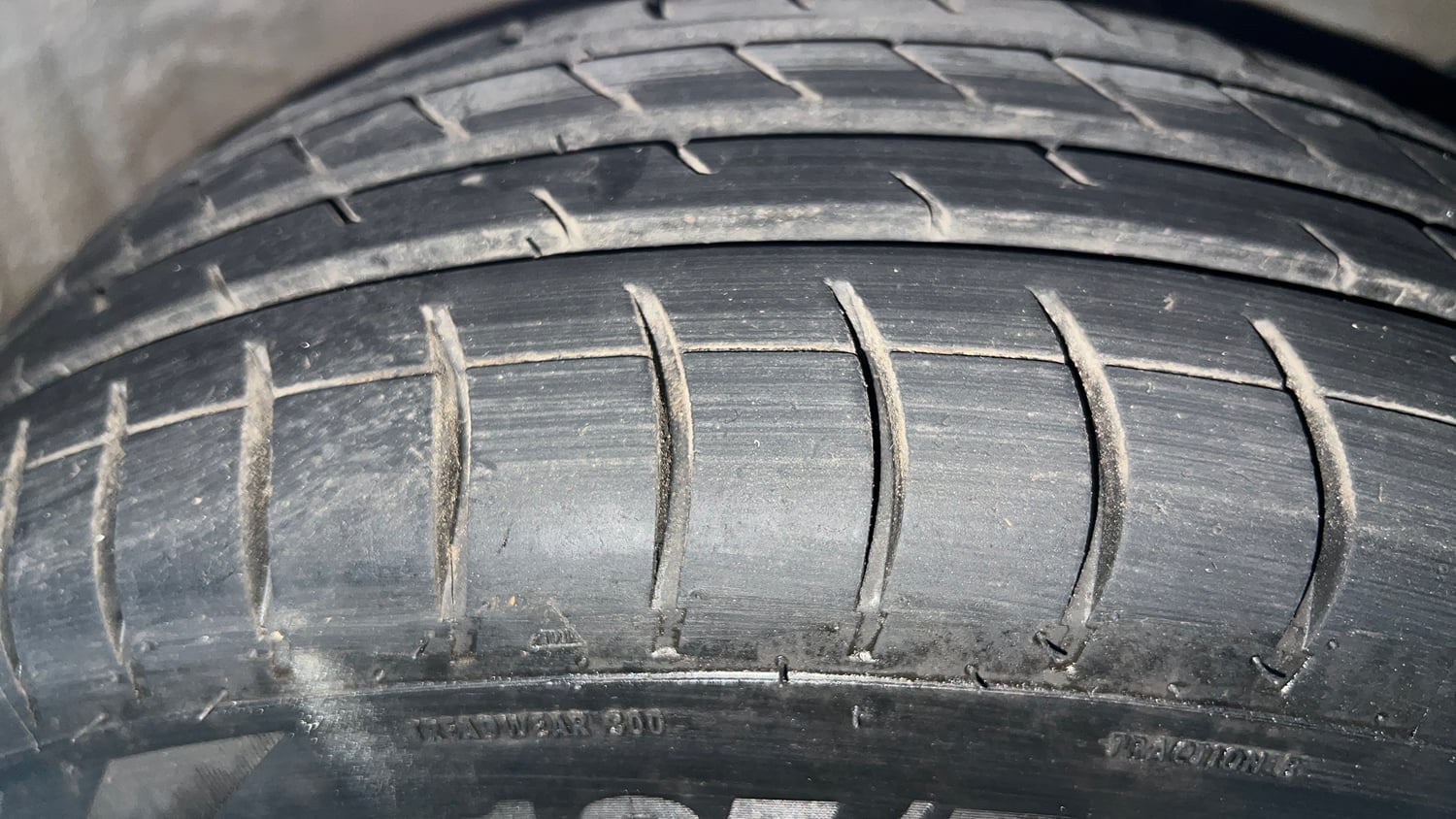 Used 2016 Hyundai Elite i20 Magna 1.2 Petrol Manual tyres RIGHT FRONT TYRE TREAD VIEW