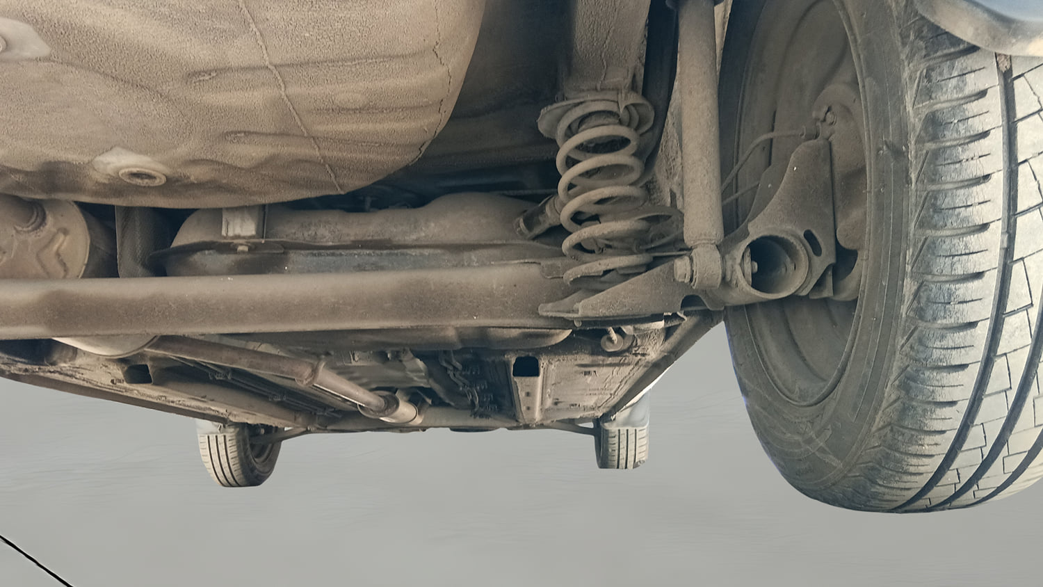Used 2023 Renault Kwid RXT 1.0 AMT Petrol Automatic extra REAR RIGHT UNDERBODY VIEW