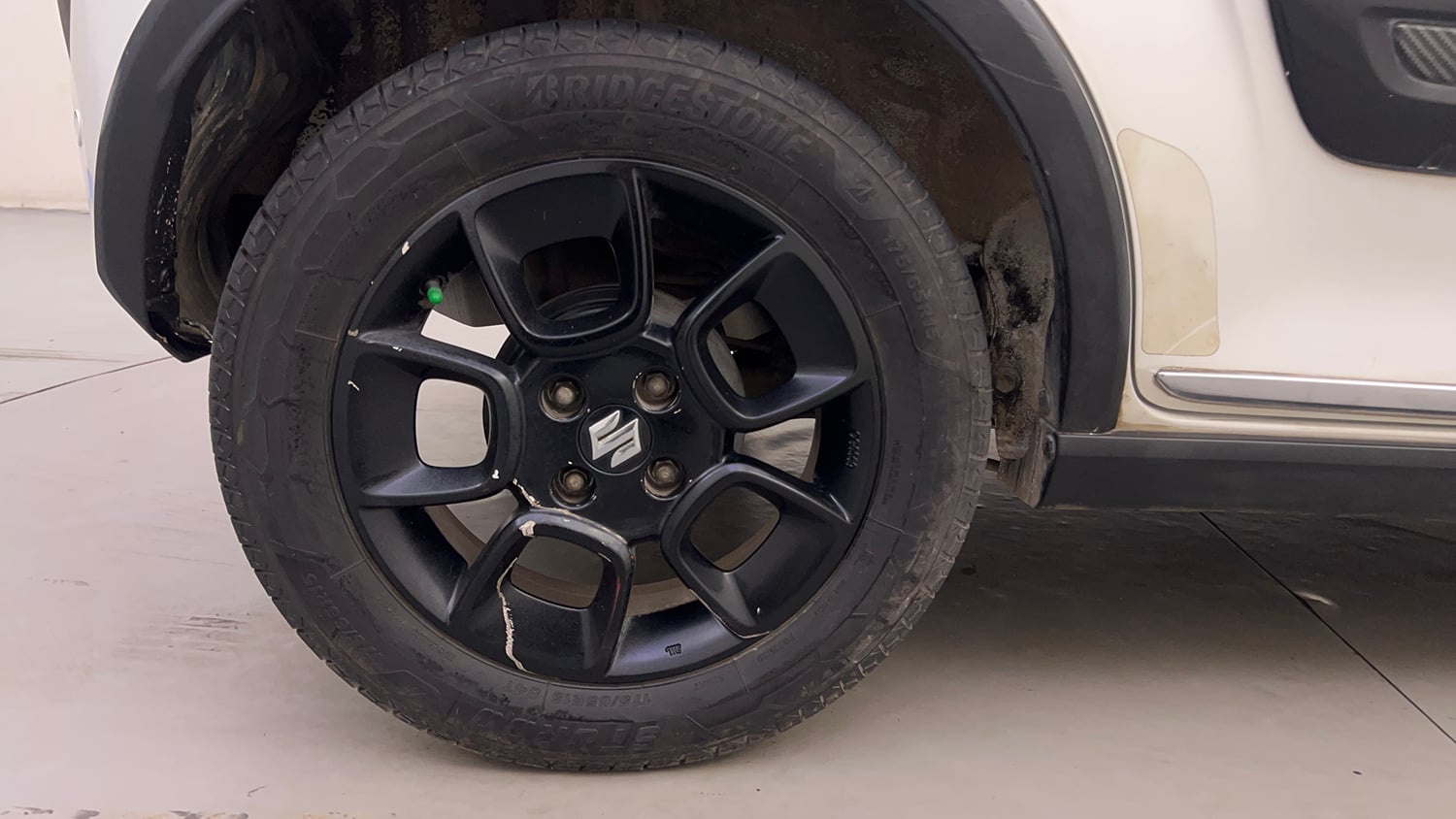 Used 2018 Maruti Suzuki Ignis Alpha 1.2 AMT Petrol Automatic tyres RIGHT REAR TYRE RIM VIEW