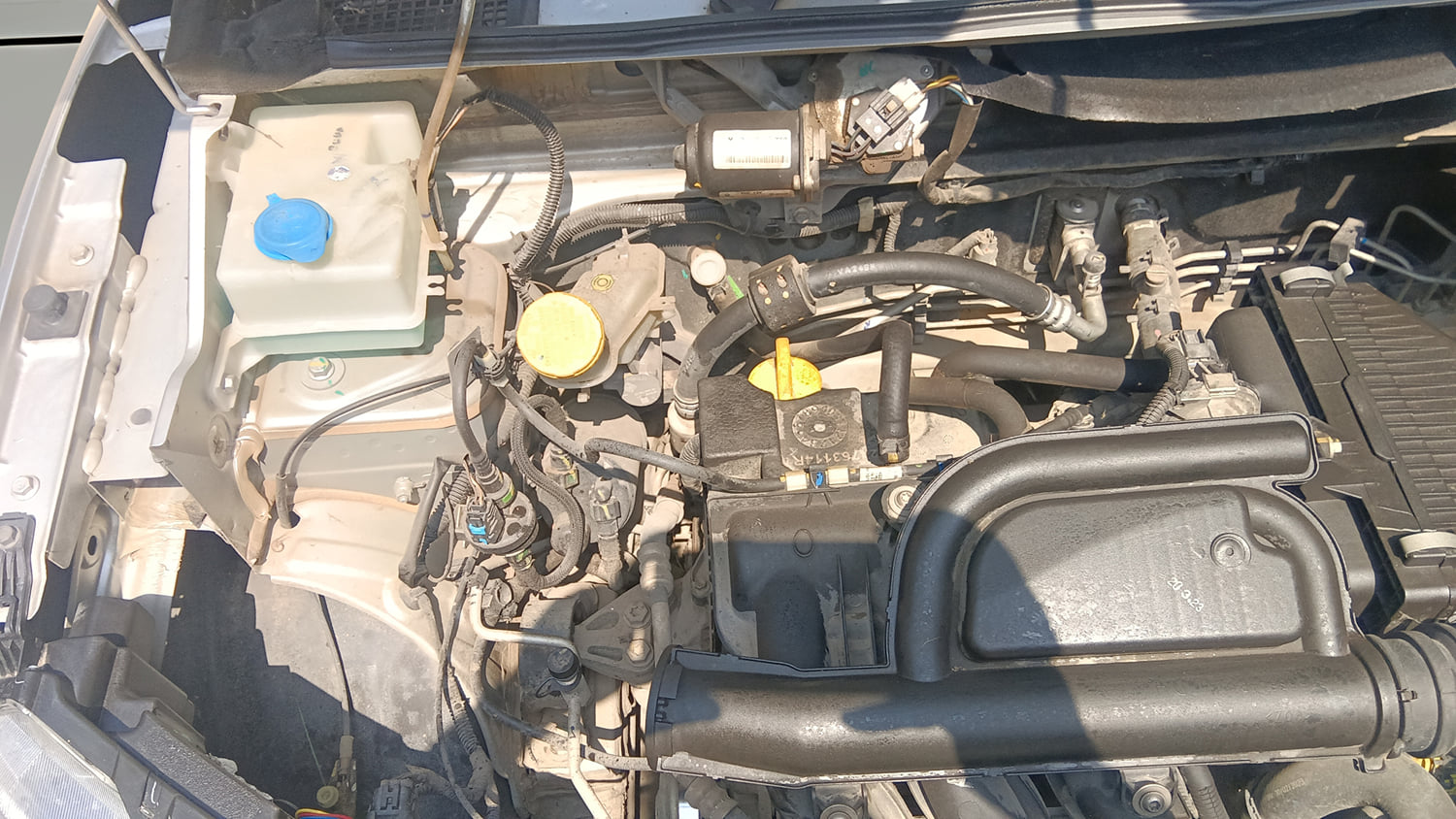 Used 2023 Renault Kwid RXT 1.0 AMT Petrol Automatic engine ENGINE RIGHT SIDE VIEW