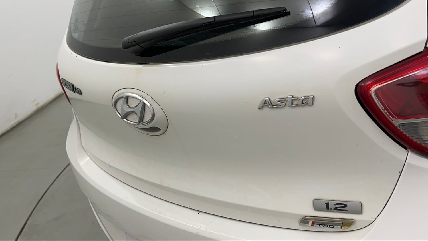 Used 2015 Hyundai Grand i10 Asta 1.2 Kappa VTVT Petrol Manual dents MINOR SCRATCH