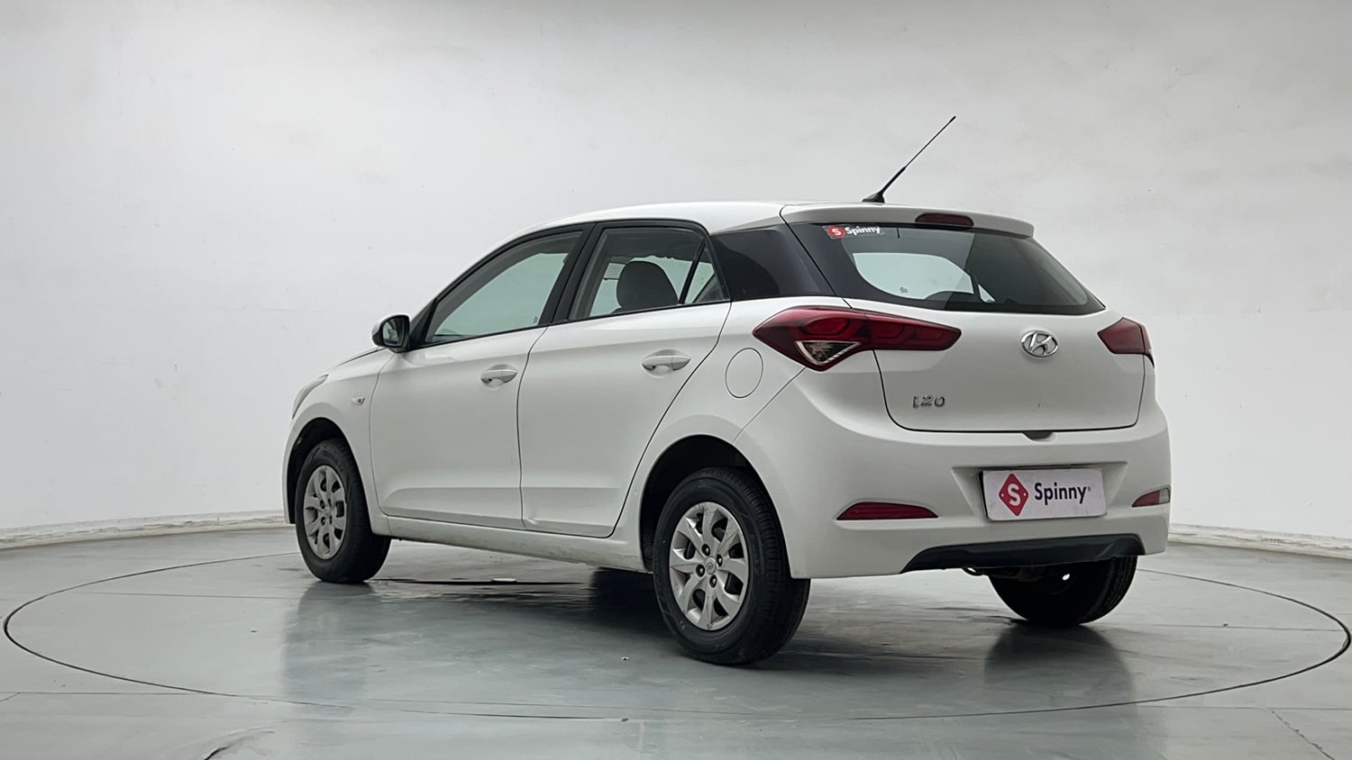 Used 2016 Hyundai Elite i20 Magna 1.2 Petrol Manual exterior LEFT REAR CORNER VIEW