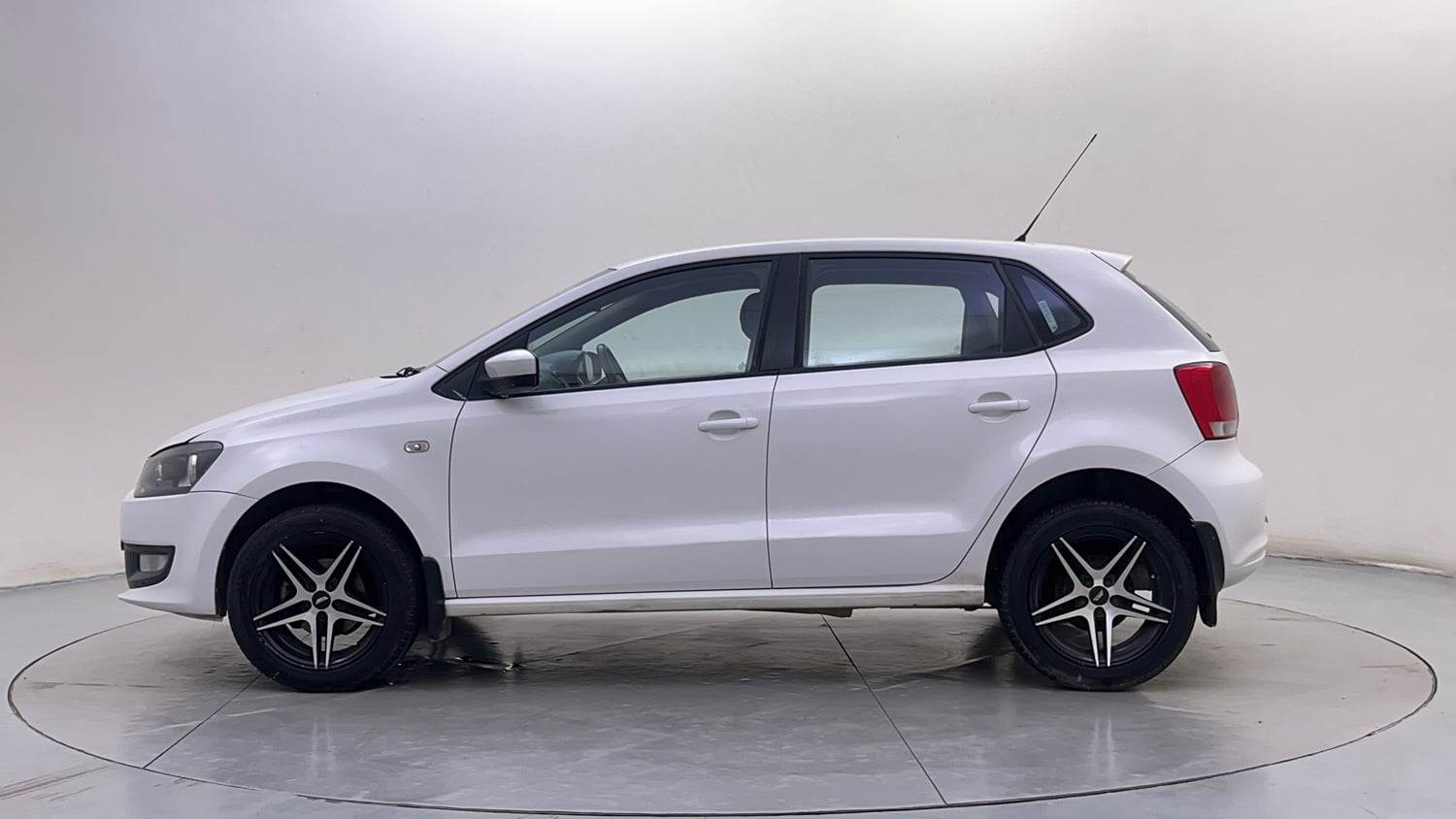 Used 2013 Volkswagen Polo Highline1.2L (P) Petrol Manual exterior LEFT SIDE VIEW