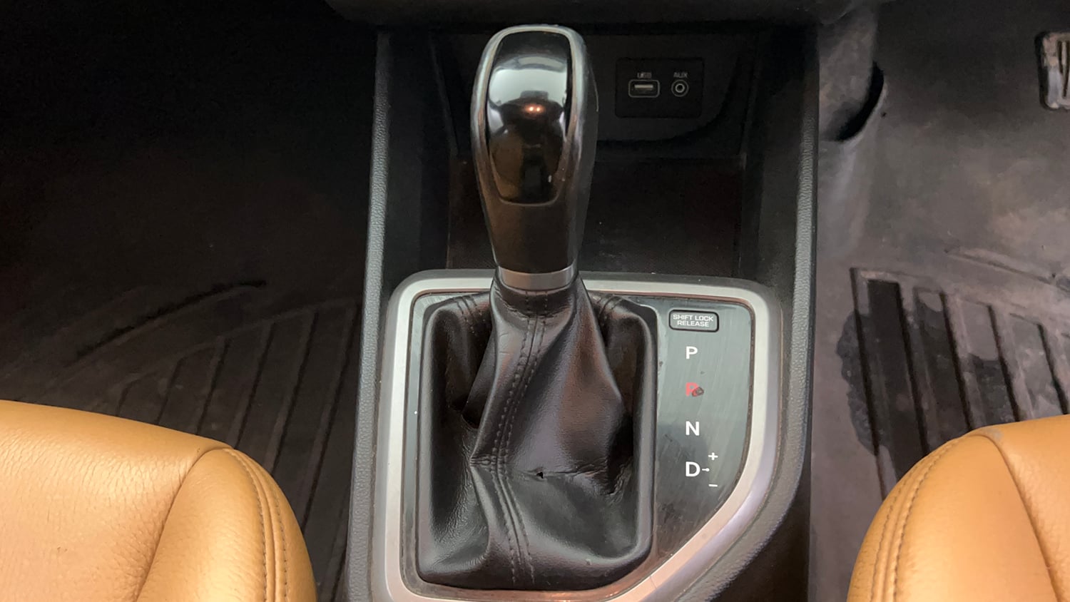 Used 2017 Hyundai Creta SX Plus 1.6 AT Petrol Petrol Automatic interior GEAR  KNOB VIEW