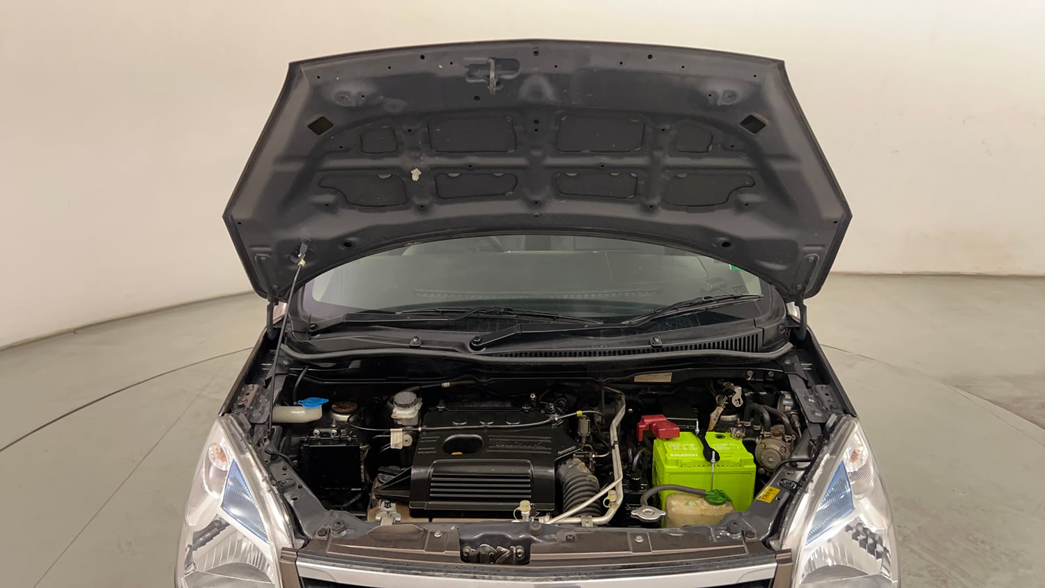 Used 2018 Maruti Suzuki Wagon R LXI CNG (O) Cng Manual engine ENGINE & BONNET OPEN FRONT VIEW