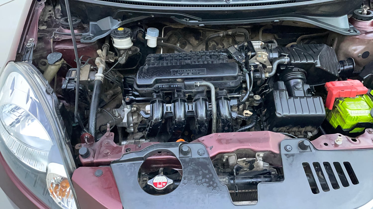 Used 2013 Honda Amaze 1.2 VX i-VTEC Petrol Manual engine ENGINE RIGHT SIDE VIEW