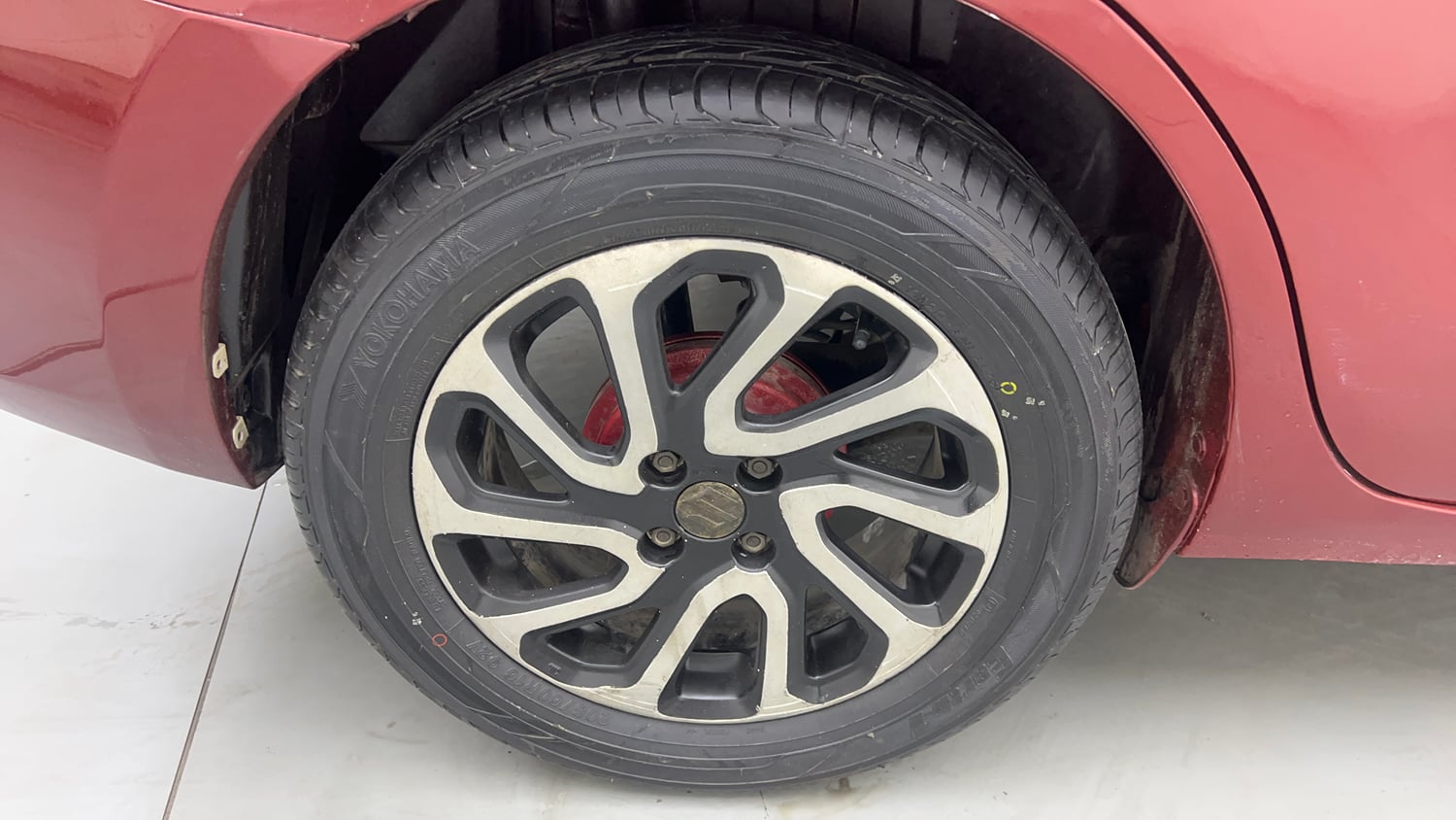 Used 2017 Maruti Suzuki Dzire VXi Petrol Manual tyres RIGHT REAR TYRE RIM VIEW