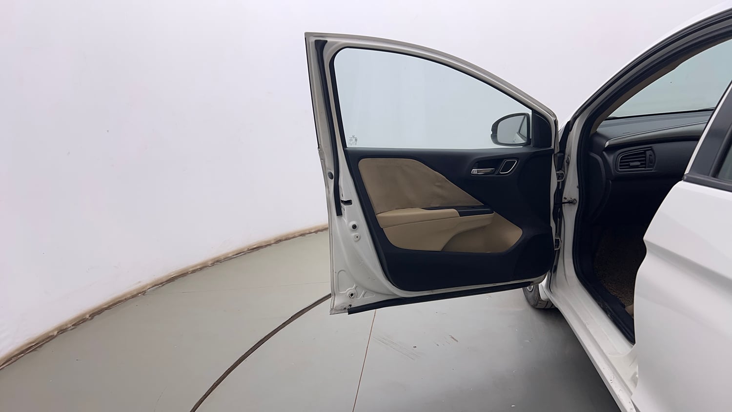 Used 2018 Honda City V CVT Petrol Petrol Automatic interior LEFT FRONT DOOR OPEN VIEW