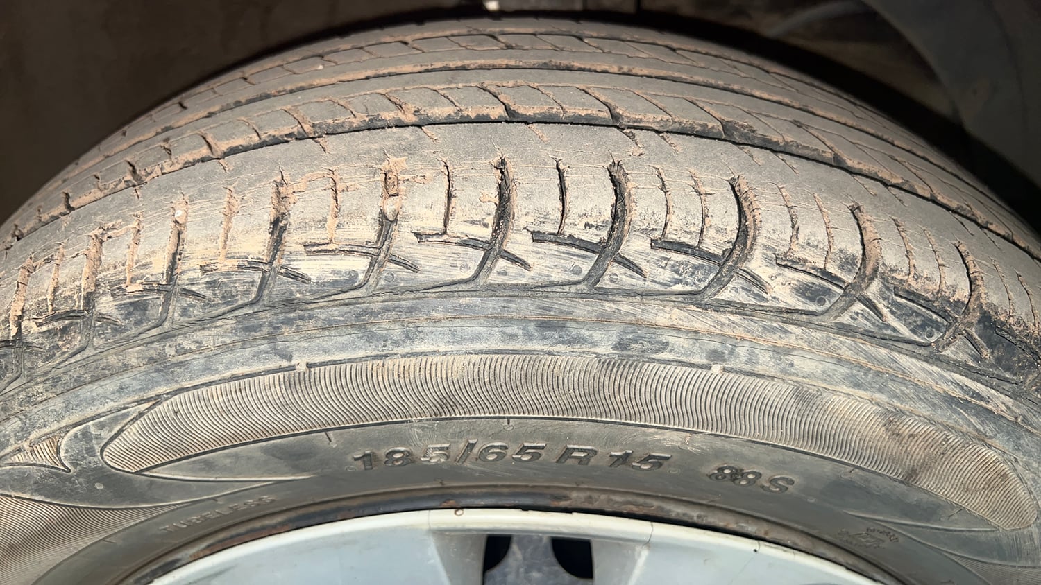 Used 2018 Maruti Suzuki Baleno Delta 1.2 Petrol Manual tyres RIGHT FRONT TYRE TREAD VIEW