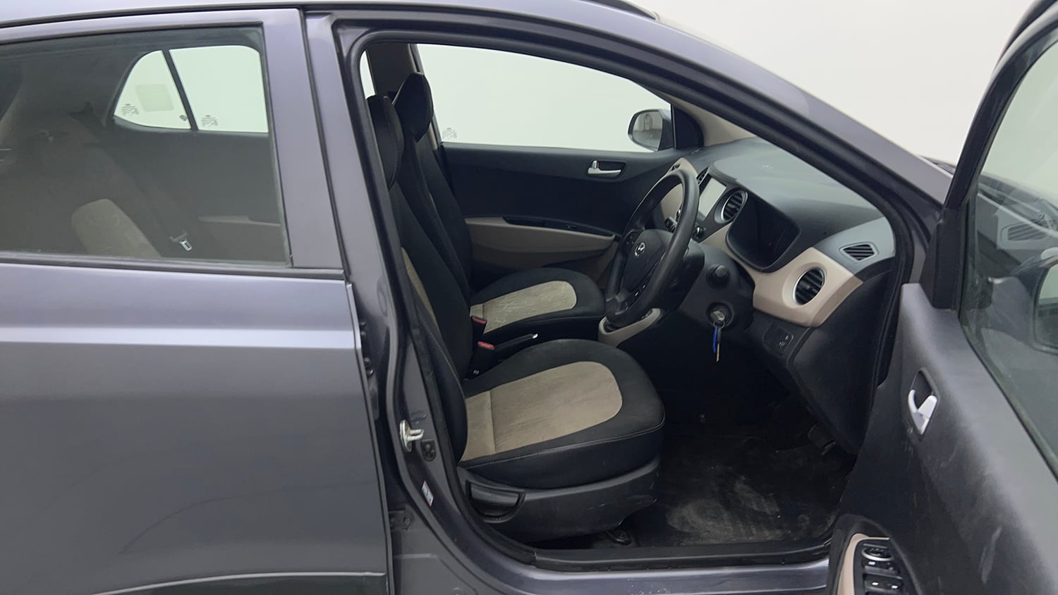 Used 2017 Hyundai Grand i10 Sportz (O) AT 1.2 Kappa VTVT Petrol Automatic interior RIGHT SIDE FRONT DOOR CABIN VIEW