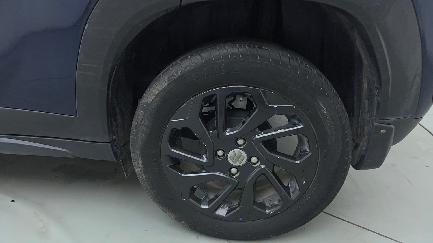 Used 2023 Maruti Suzuki Fronx Delta Plus 1.2L MT Petrol Manual tyres LEFT REAR TYRE RIM VIEW
