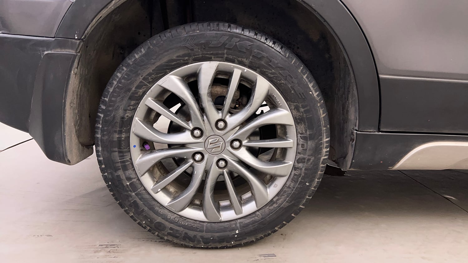 Used 2016 Maruti Suzuki S-Cross Zeta 1.3 Diesel Manual tyres RIGHT REAR TYRE RIM VIEW
