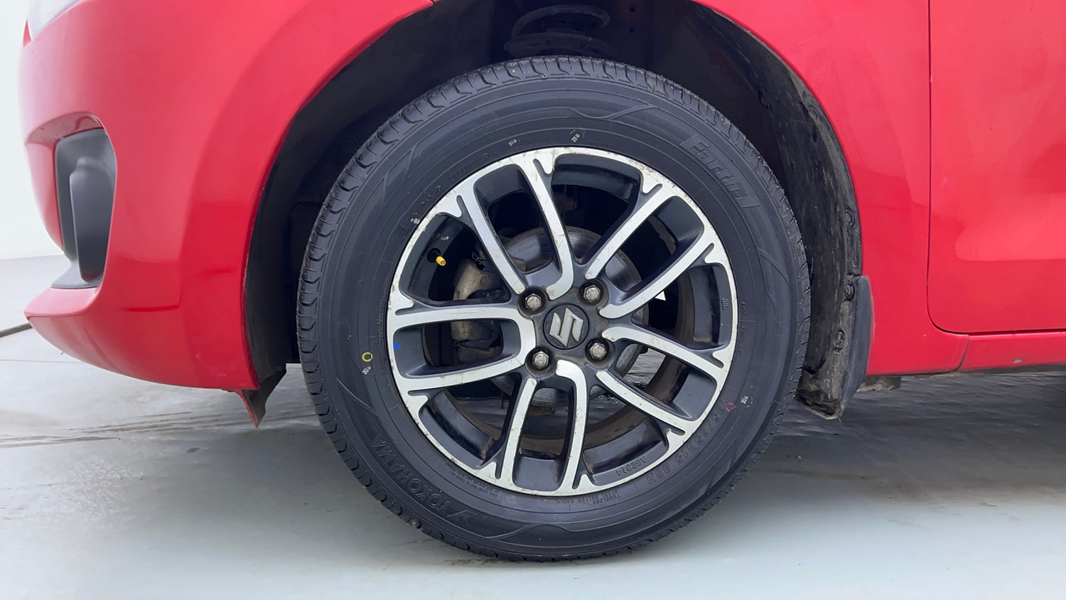 Used 2019 Maruti Suzuki Swift ZXi Plus AMT Petrol Automatic tyres LEFT FRONT TYRE RIM VIEW