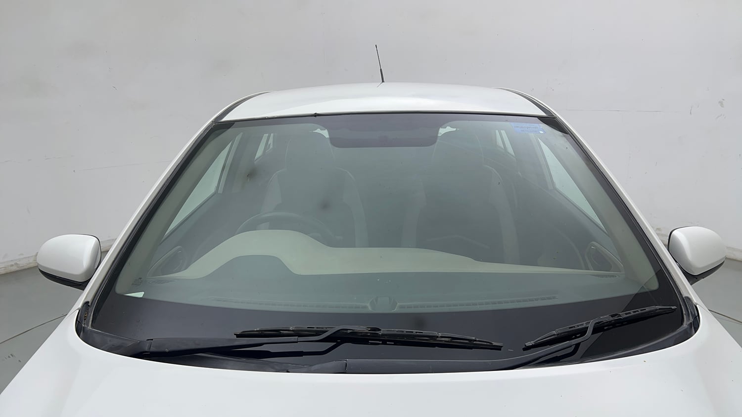 Used 2016 Hyundai Elite i20 Magna 1.2 Petrol Manual exterior FRONT WINDSHIELD VIEW