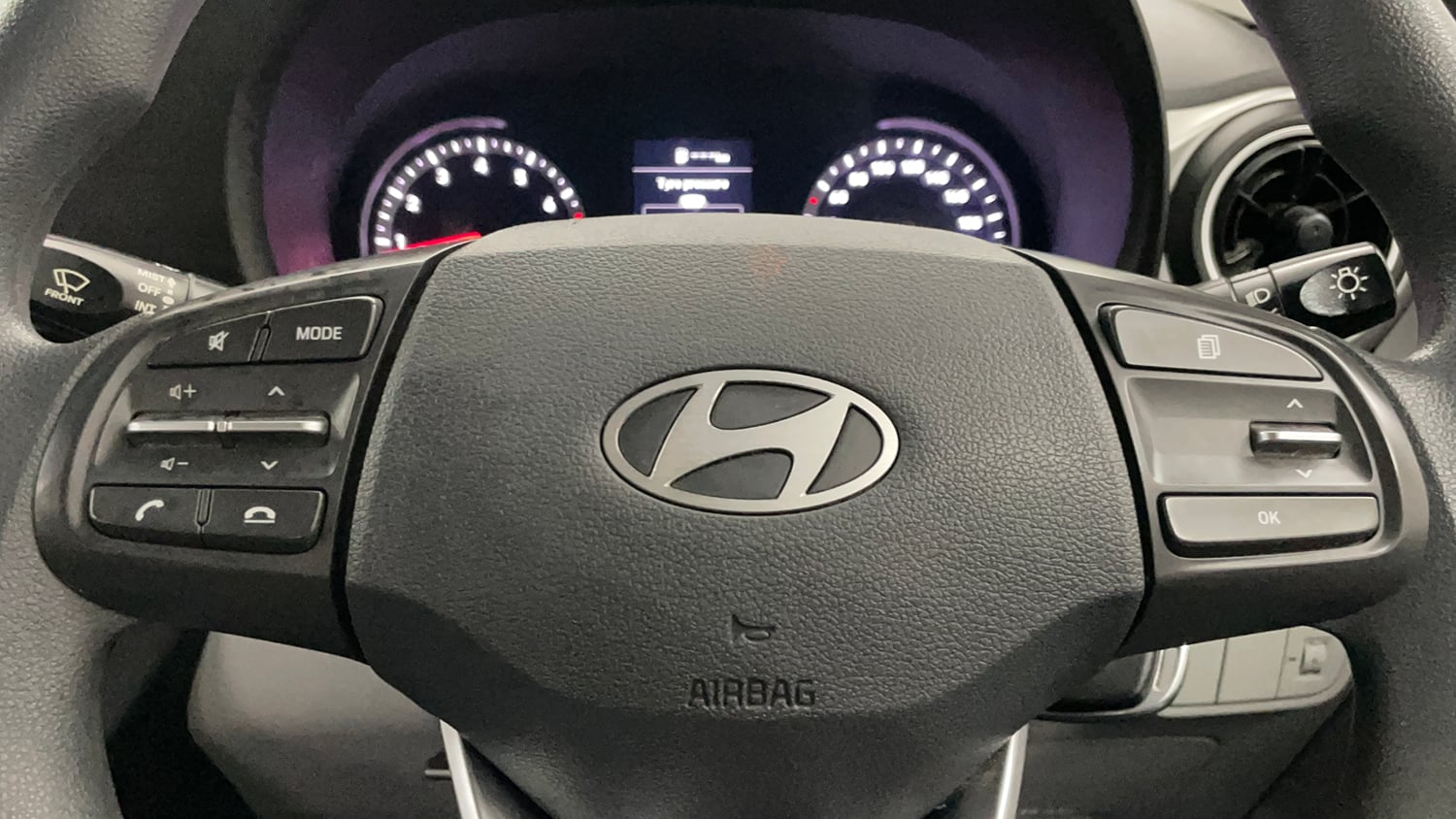 Used 2023 Hyundai Grand i10 Nios Magna 1.2 Kappa VTVT Petrol Manual top_features Steering mounted controls