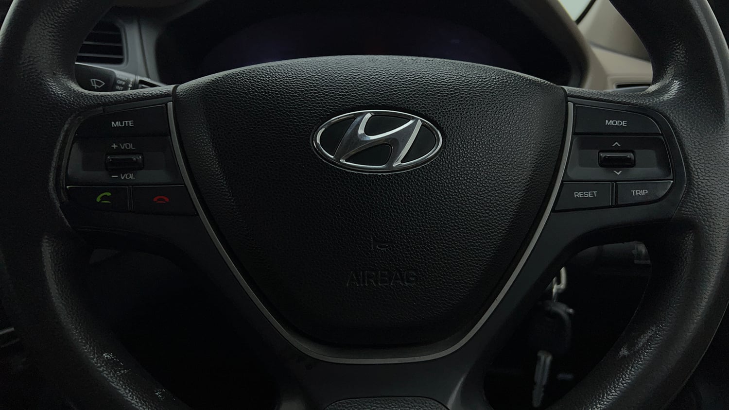 Used 2016 Hyundai Elite i20 Magna 1.2 Petrol Manual top_features Airbags