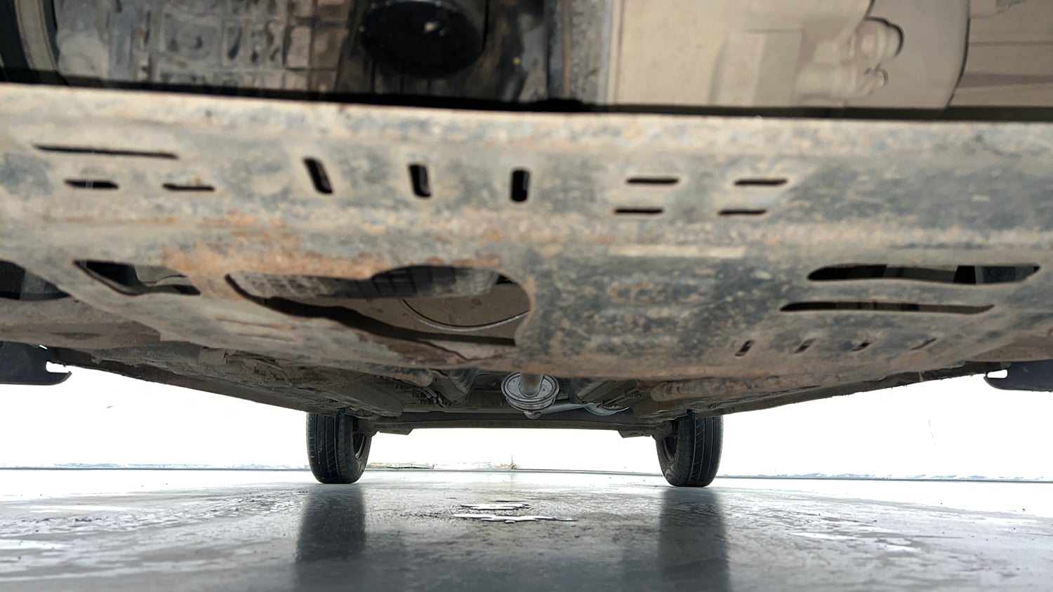 Used 2022 Renault Kwid CLIMBER 1.0 (O) Petrol Manual extra FRONT LEFT UNDERBODY VIEW