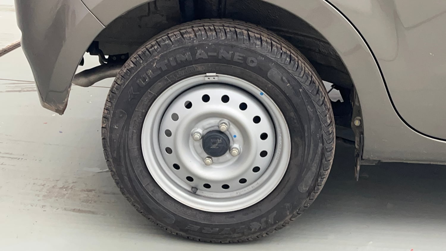 Used 2025 Maruti Suzuki Wagon R LXI 1.0 Petrol Manual tyres RIGHT REAR TYRE RIM VIEW