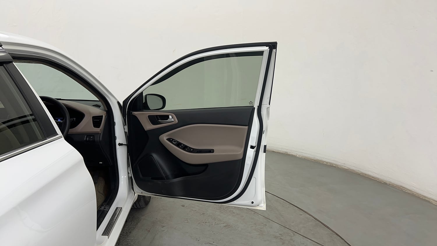 Used 2019 Hyundai Elite i20 Asta 1.2 (O) Petrol Manual interior RIGHT FRONT DOOR OPEN VIEW