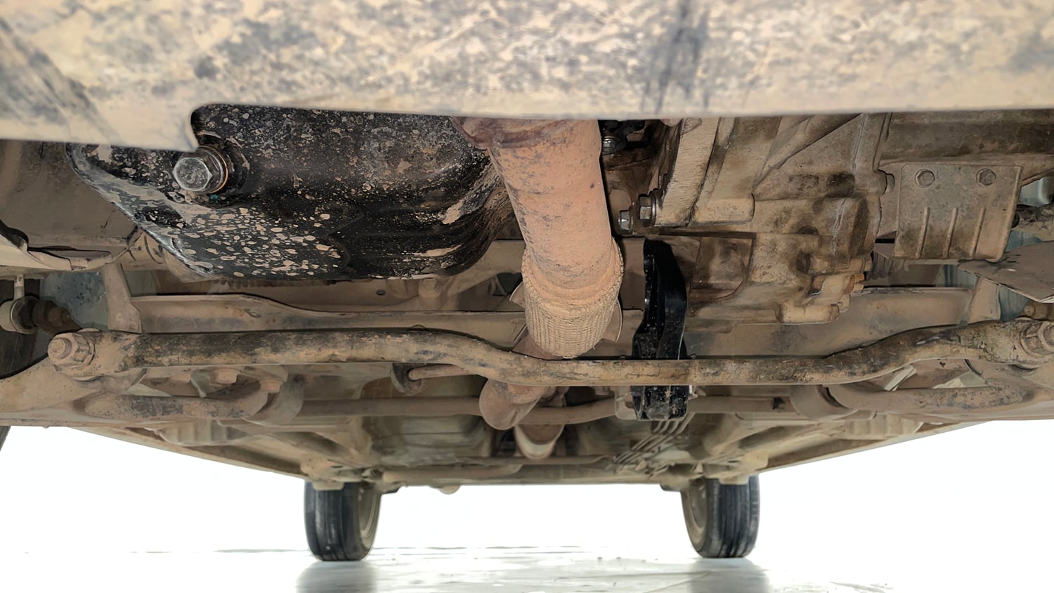Used 2018 Tata Tigor Revotron XZA Petrol Automatic extra FRONT LEFT UNDERBODY VIEW