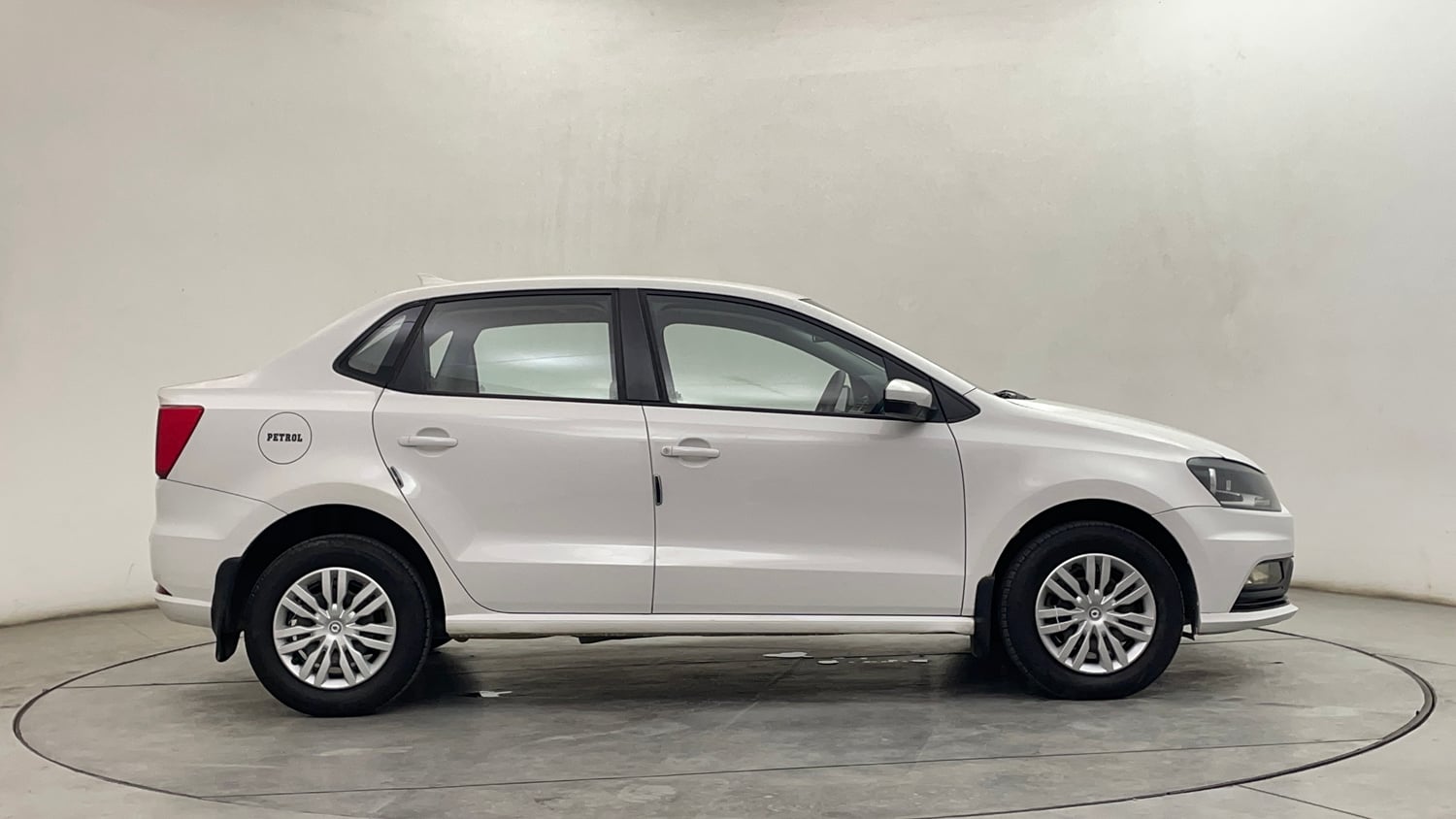 Used 2019 Volkswagen Ameo Trendline 1.0L (P) Petrol Manual exterior RIGHT SIDE VIEW