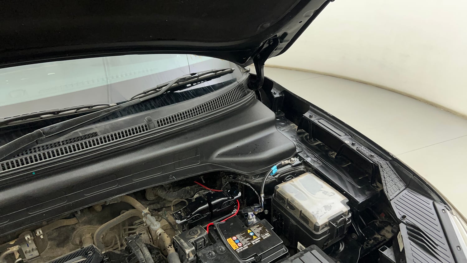 Used 2023 Hyundai Creta SX 1.5 Petrol Petrol Manual engine ENGINE LEFT SIDE HINGE & APRON VIEW