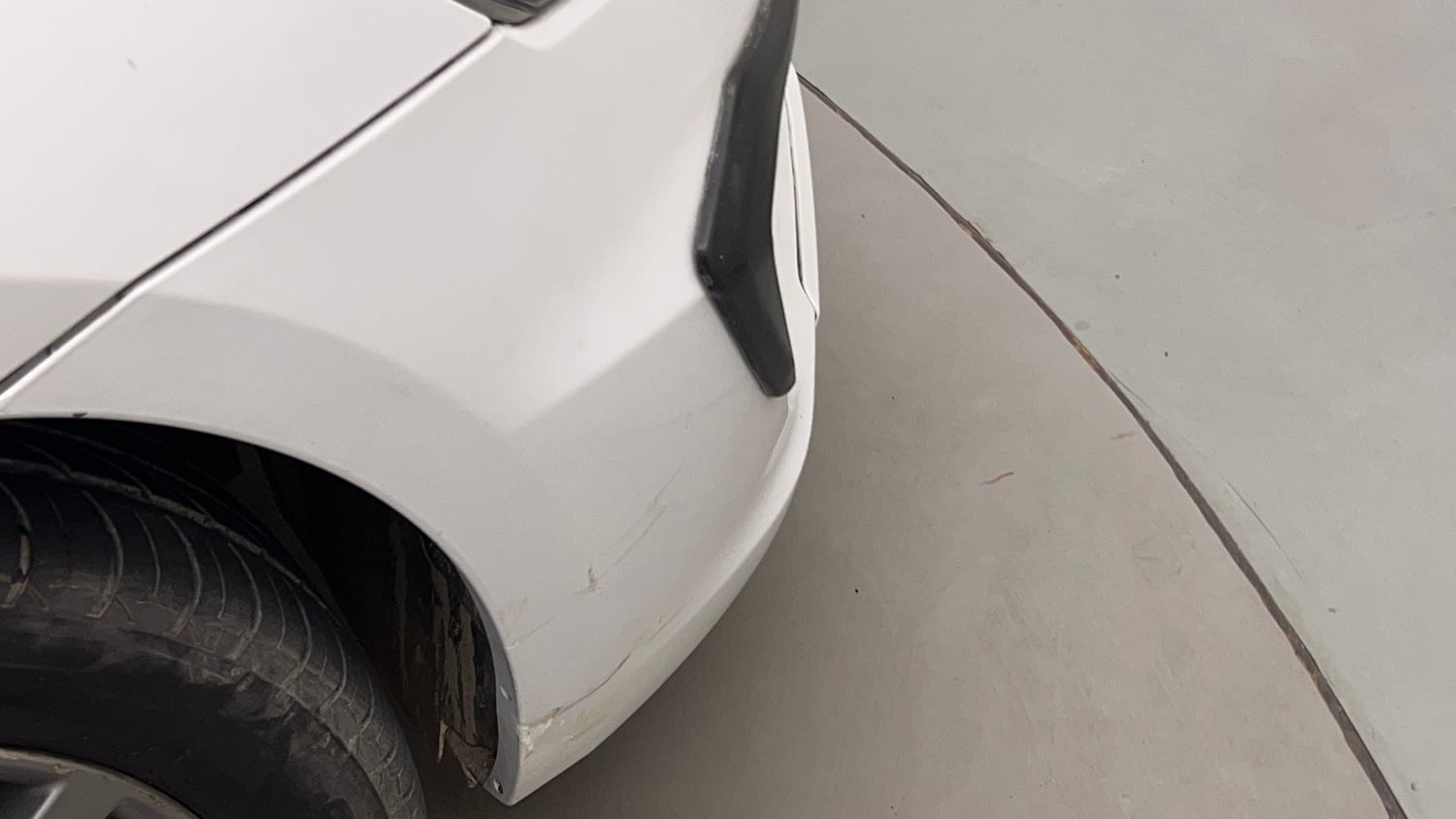 Used 2016 Maruti Suzuki Ciaz ZDi+ SHVS Diesel Manual dents MINOR SCRATCH