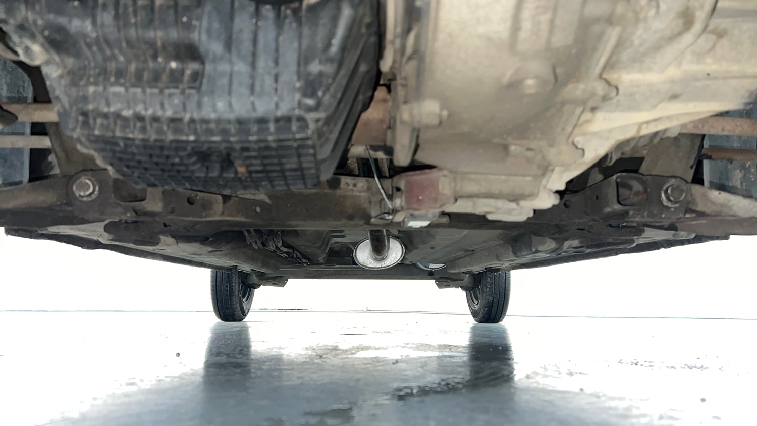 Used 2018 Renault Kwid RXT Petrol Manual extra FRONT LEFT UNDERBODY VIEW