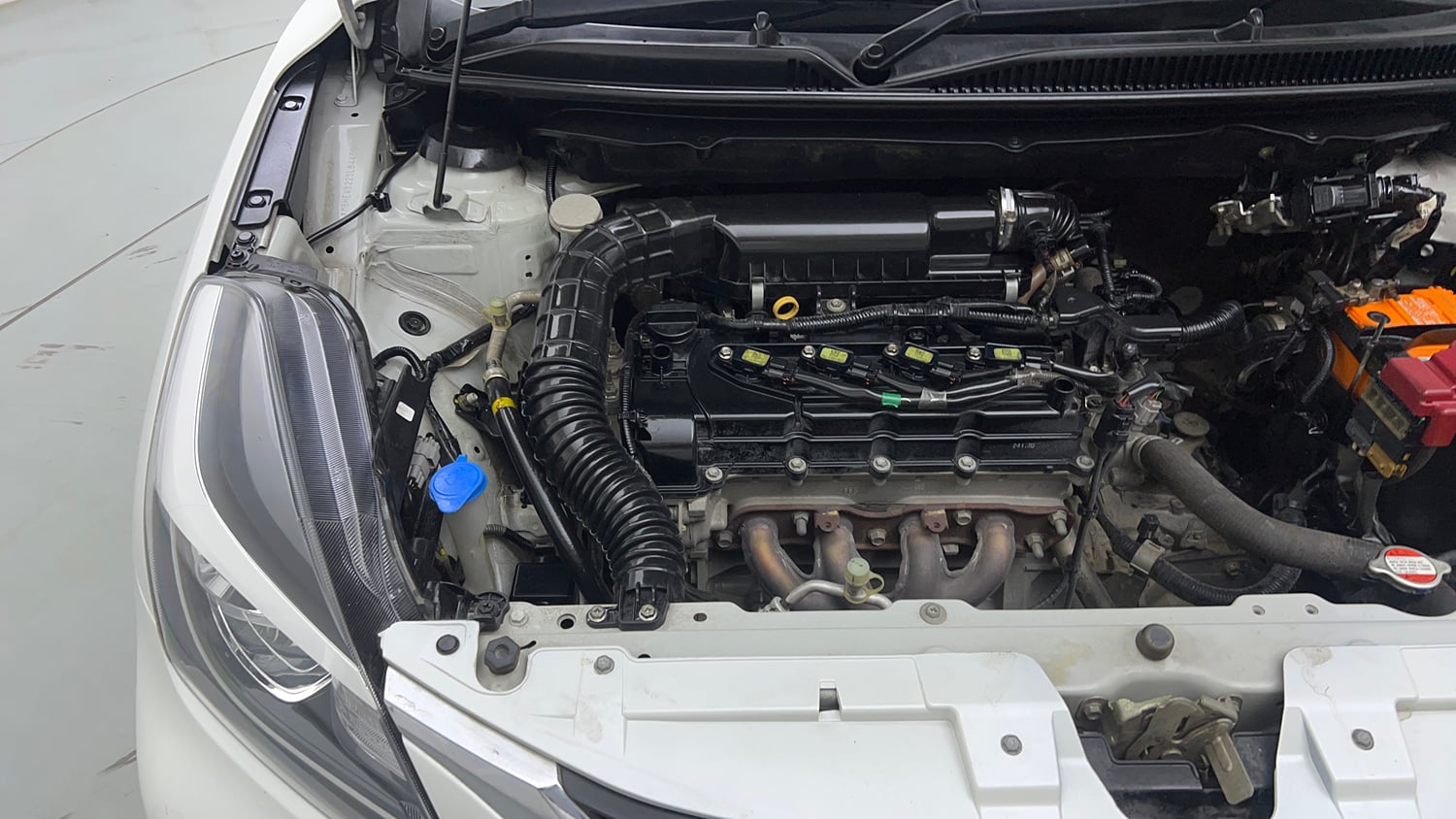 Used 2020 Maruti Suzuki Baleno Zeta Petrol Manual engine ENGINE RIGHT SIDE VIEW