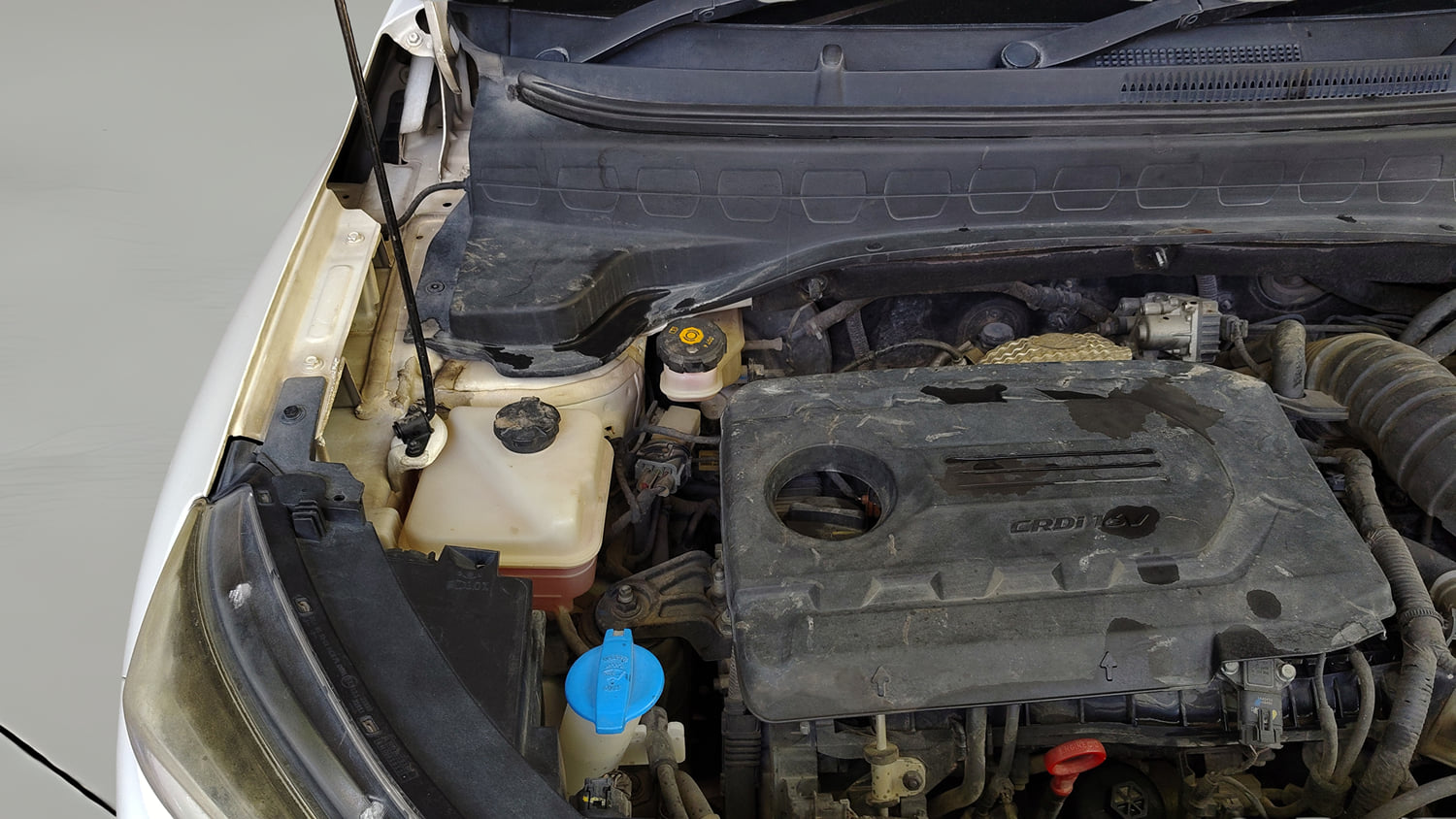 Used 2021 Kia Sonet GTX Plus 1.5 AT Diesel Automatic engine ENGINE RIGHT SIDE HINGE & APRON VIEW