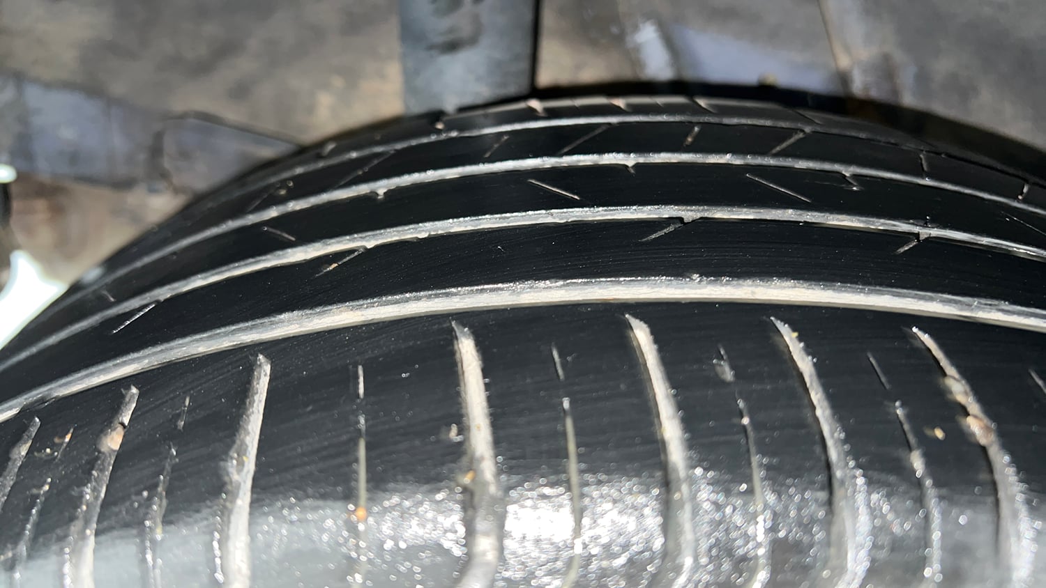 Used 2020 Hyundai Venue SX 1.4 CRDi Dual Tone Diesel Manual tyres RIGHT REAR TYRE TREAD VIEW
