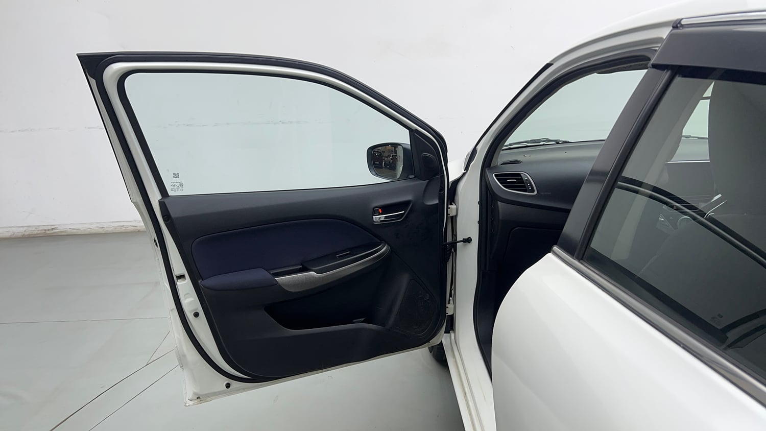 Used 2020 Maruti Suzuki Baleno Zeta Petrol Manual interior LEFT FRONT DOOR OPEN VIEW