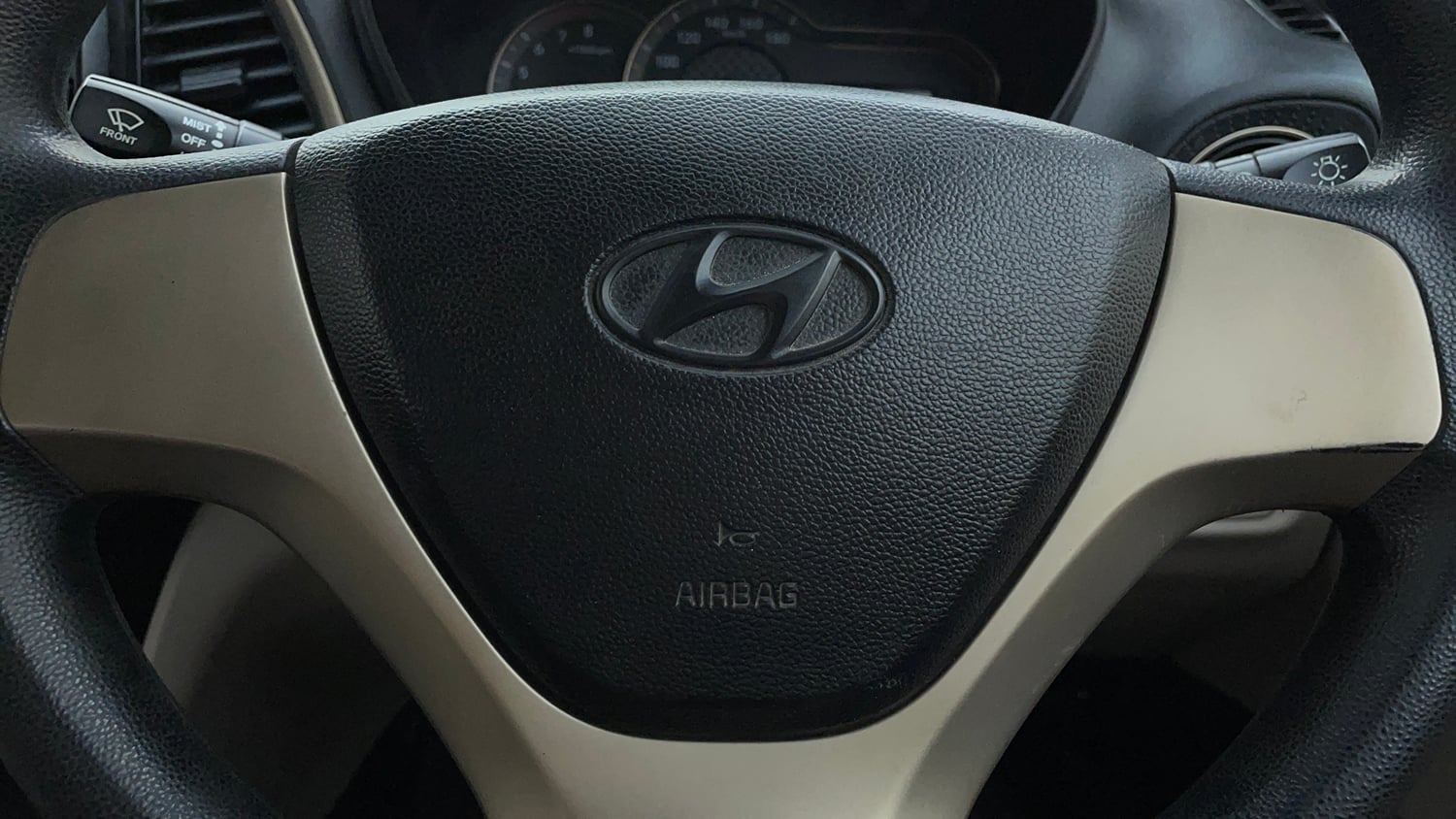 Used 2019 Hyundai Santro Era Executive Petrol Manual top_features Airbags