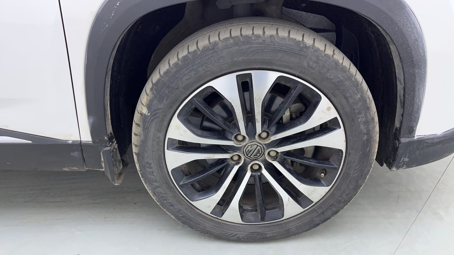 Used 2023 MG Motors Hector Sharp 1.5 Petrol CVT Petrol Automatic tyres RIGHT FRONT TYRE RIM VIEW