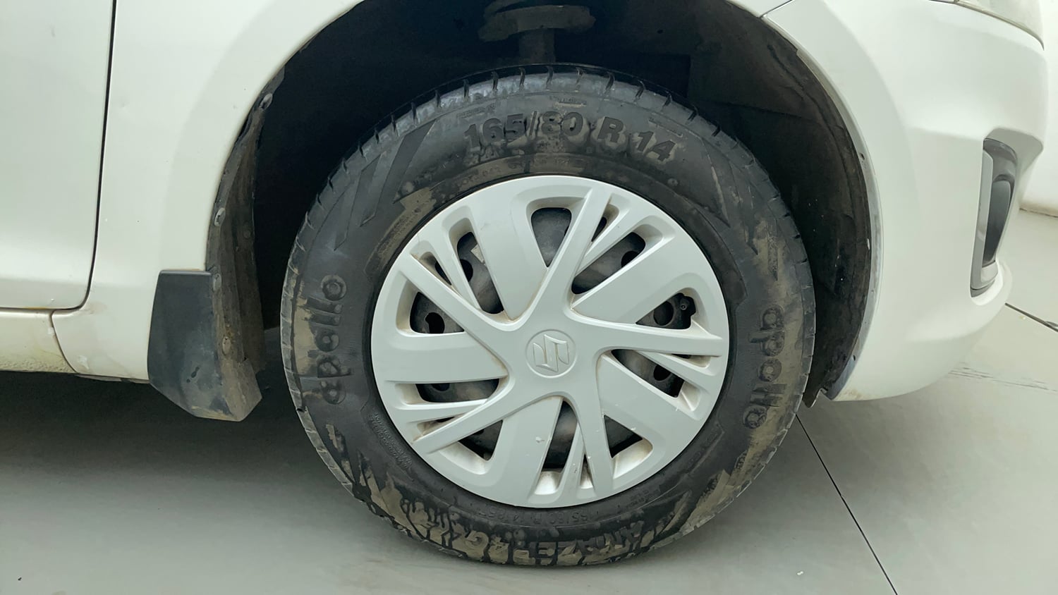 Used 2017 Maruti Suzuki Swift VXI (O) Petrol Manual tyres RIGHT FRONT TYRE RIM VIEW