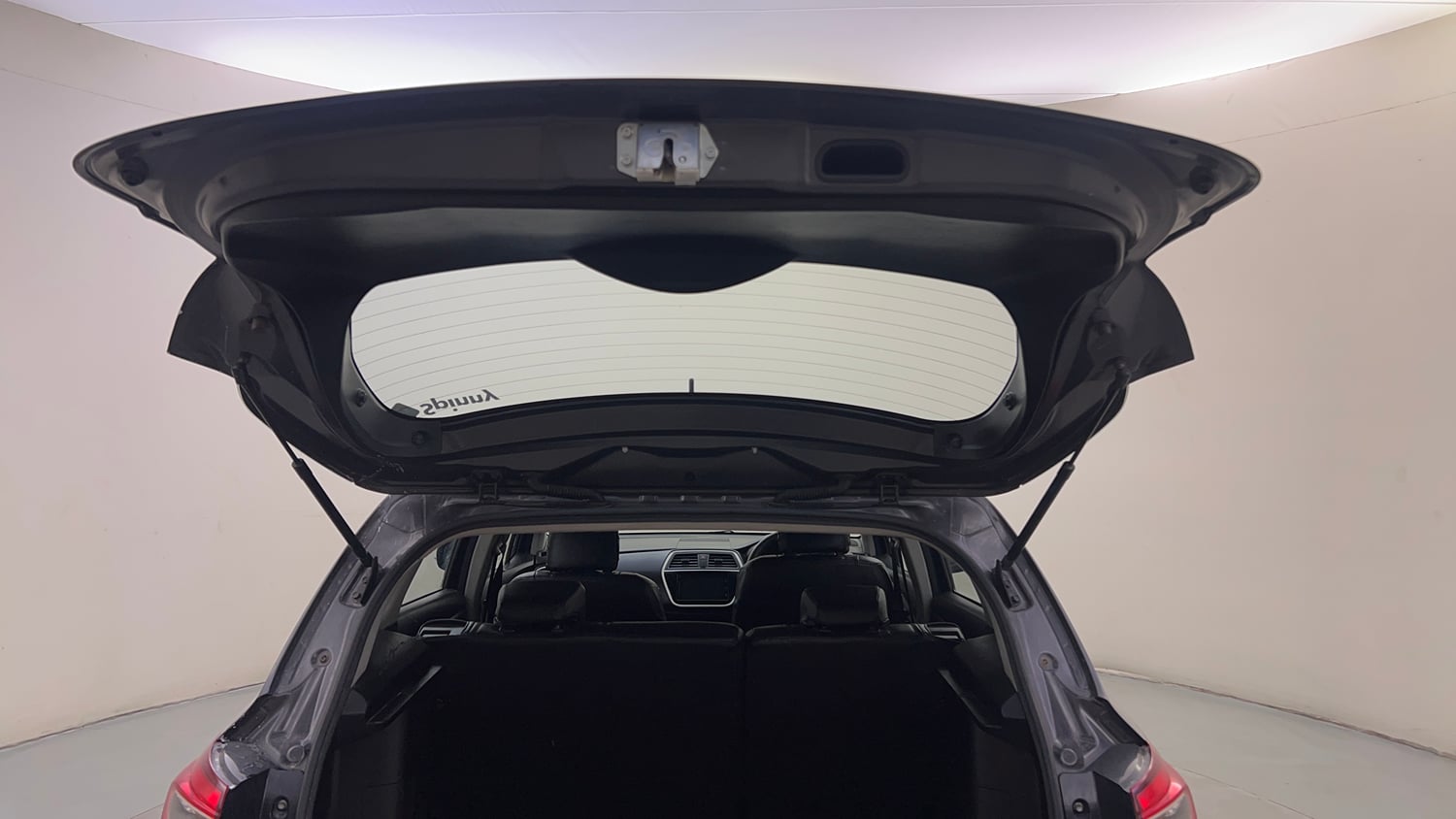 Used 2016 Maruti Suzuki S-Cross Zeta 1.3 Diesel Manual interior DICKY DOOR OPEN VIEW