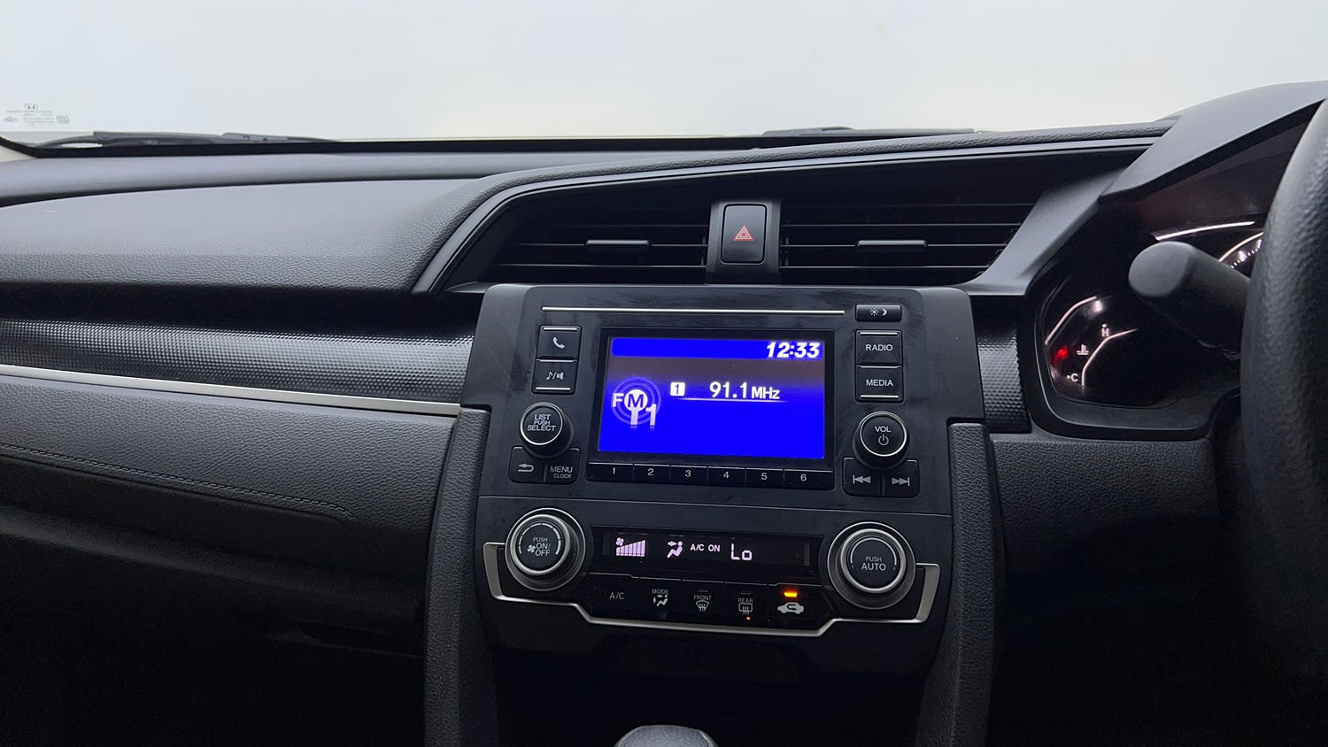 Used 2019 Honda Civic V CVT Petrol Petrol Automatic top_features Touch screen infotainment system