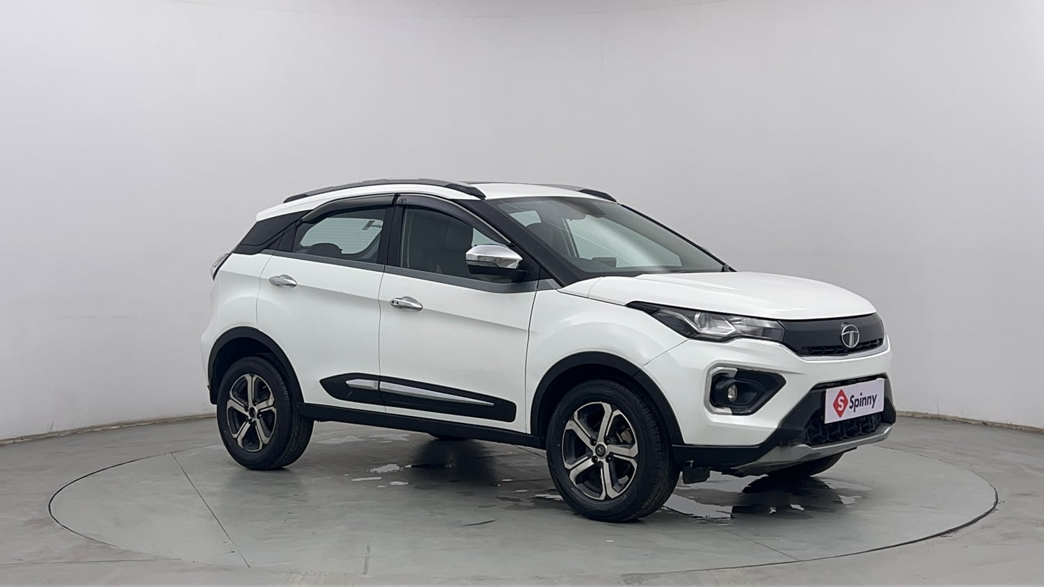 Used 2022 Tata Nexon XZ Plus (O) Petrol Manual exterior RIGHT FRONT CORNER VIEW
