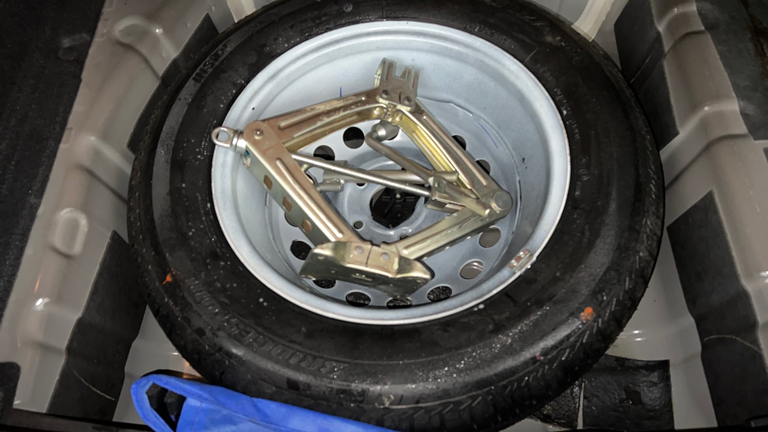 Used 2026 Tata Nexon Fearless + A PS DCA DK 1.2 Petrol Automatic tyres SPARE TYRE VIEW