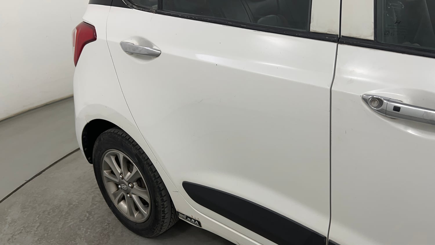 Used 2015 Hyundai Grand i10 Asta 1.2 Kappa VTVT Petrol Manual dents MINOR SCRATCH