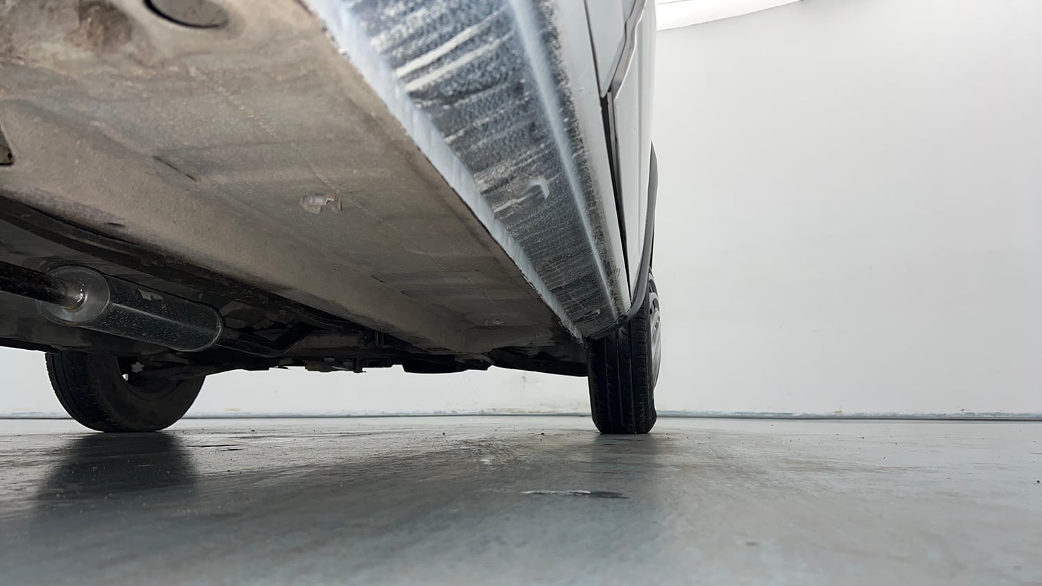 Used 2018 Renault Kwid RXT Petrol Manual extra REAR RIGHT UNDERBODY VIEW