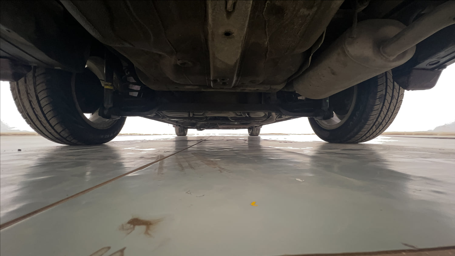 Used 2015 Honda City V Petrol Manual extra REAR UNDERBODY VIEW (TAKEN FROM REAR)