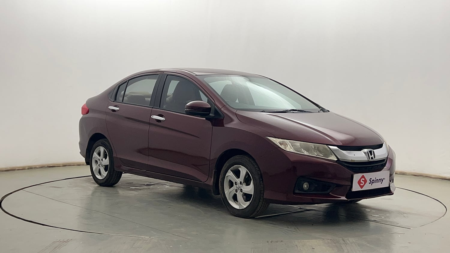 Used 2015 Honda City V Petrol Manual exterior RIGHT FRONT CORNER VIEW