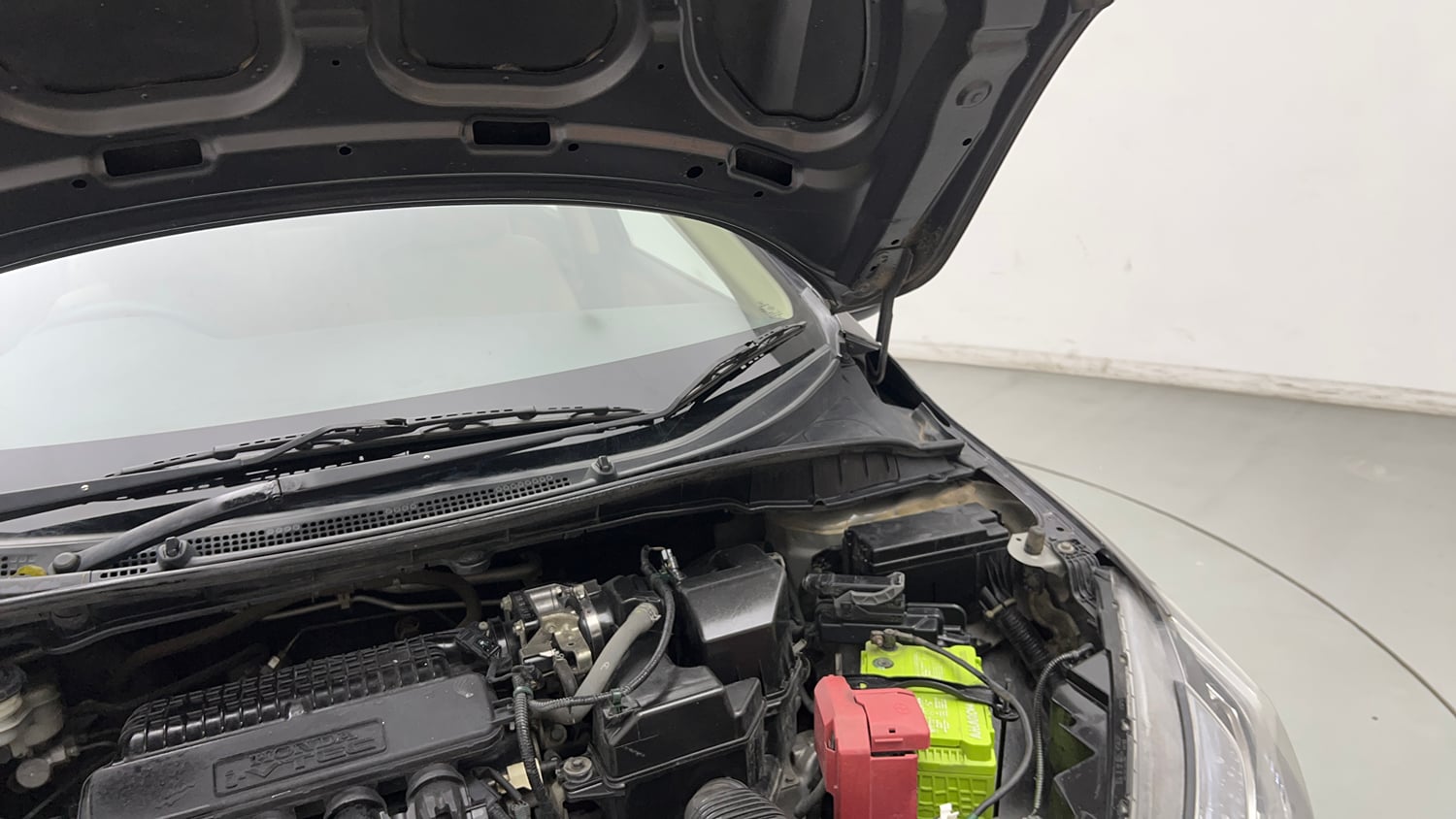 Used 2018 Honda City VX Petrol Petrol Manual engine ENGINE LEFT SIDE HINGE & APRON VIEW