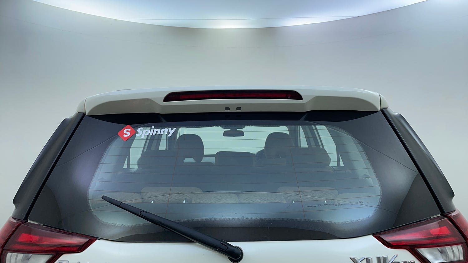 Used 2018 Mahindra XUV500 W7 Diesel Manual exterior BACK WINDSHIELD VIEW