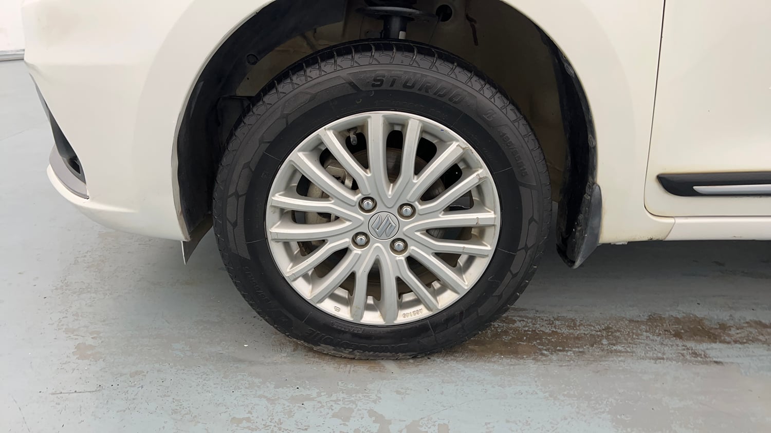 Used 2020 Maruti Suzuki Dzire ZXi Petrol Manual tyres LEFT FRONT TYRE RIM VIEW