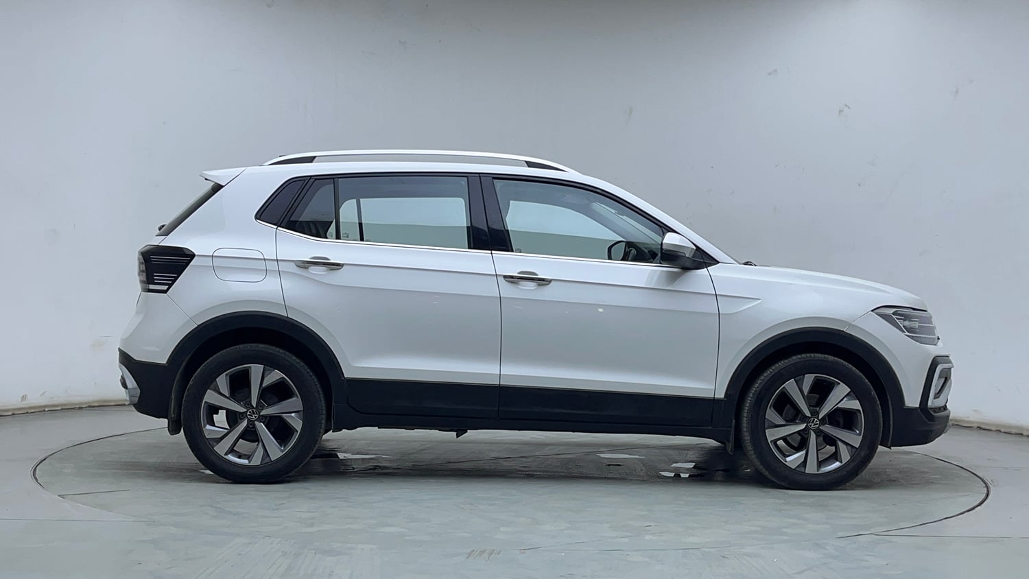Used 2022 Volkswagen Taigun Topline 1.0 TSI AT Petrol Automatic exterior RIGHT SIDE VIEW