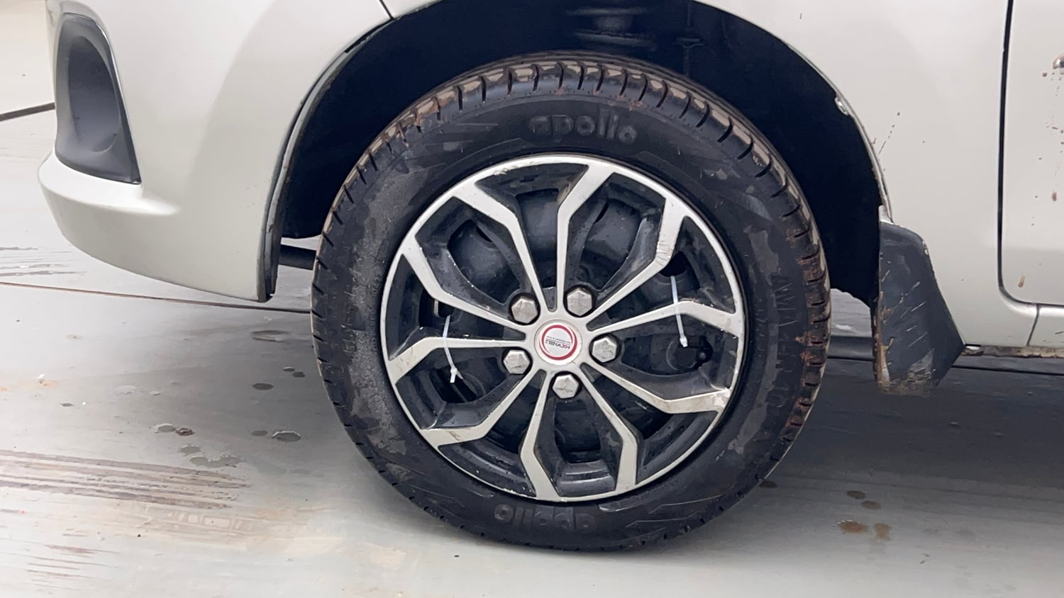 Used 2017 Maruti Suzuki Alto K10 VXi (O) Petrol Manual tyres LEFT FRONT TYRE RIM VIEW